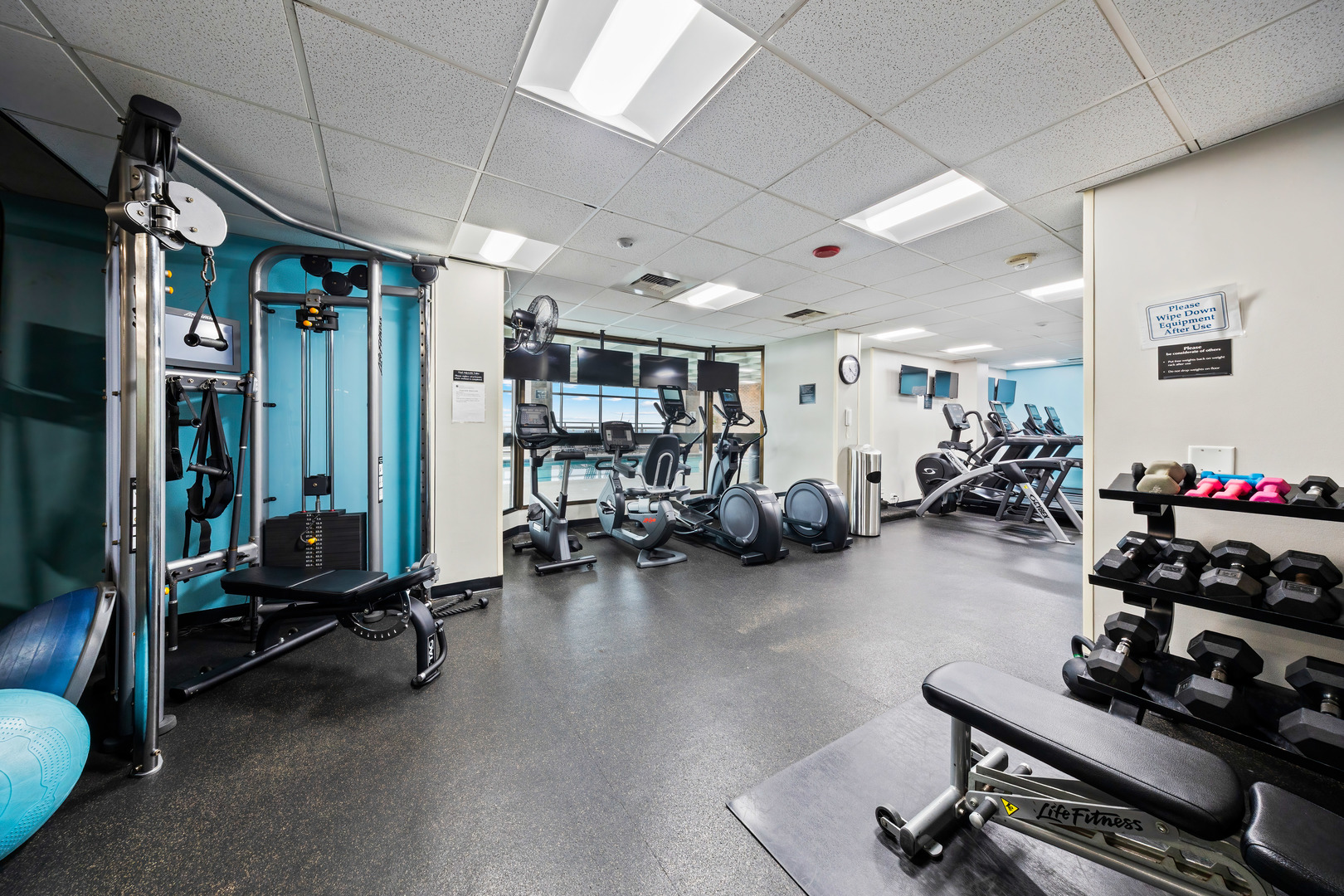 2650 N LAKEVIEW Avenue Unit: 1201