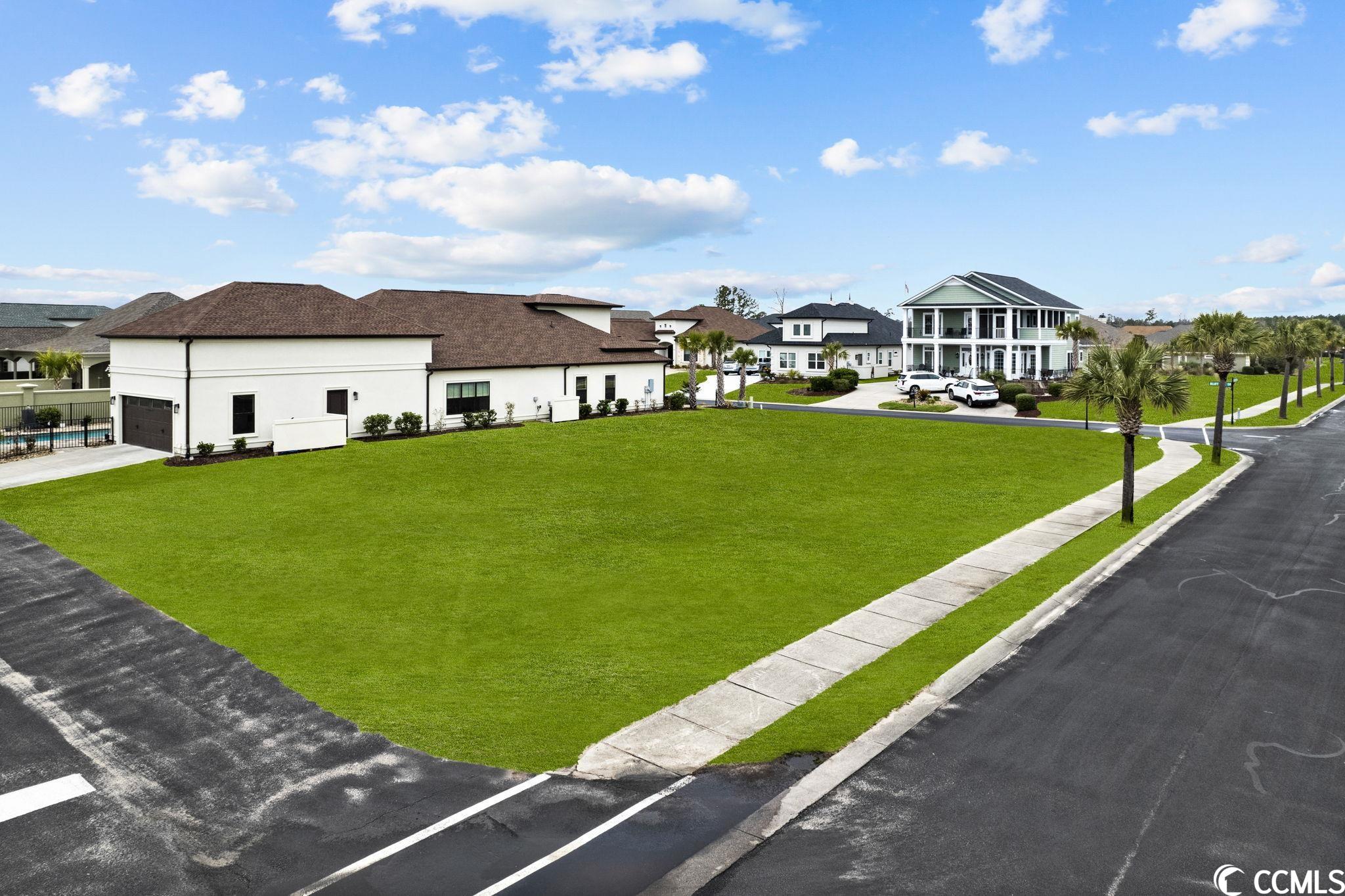 897 Bluffview Dr.