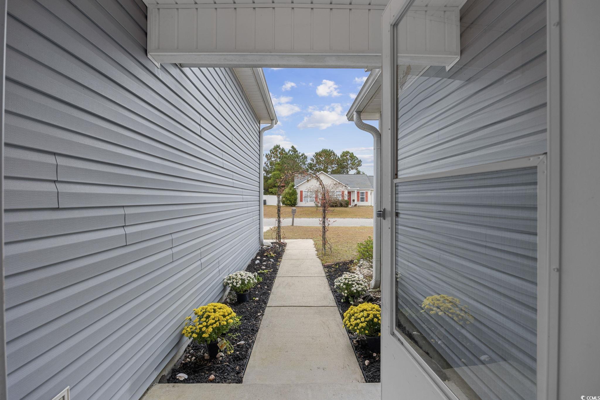 709 West Perry Rd.