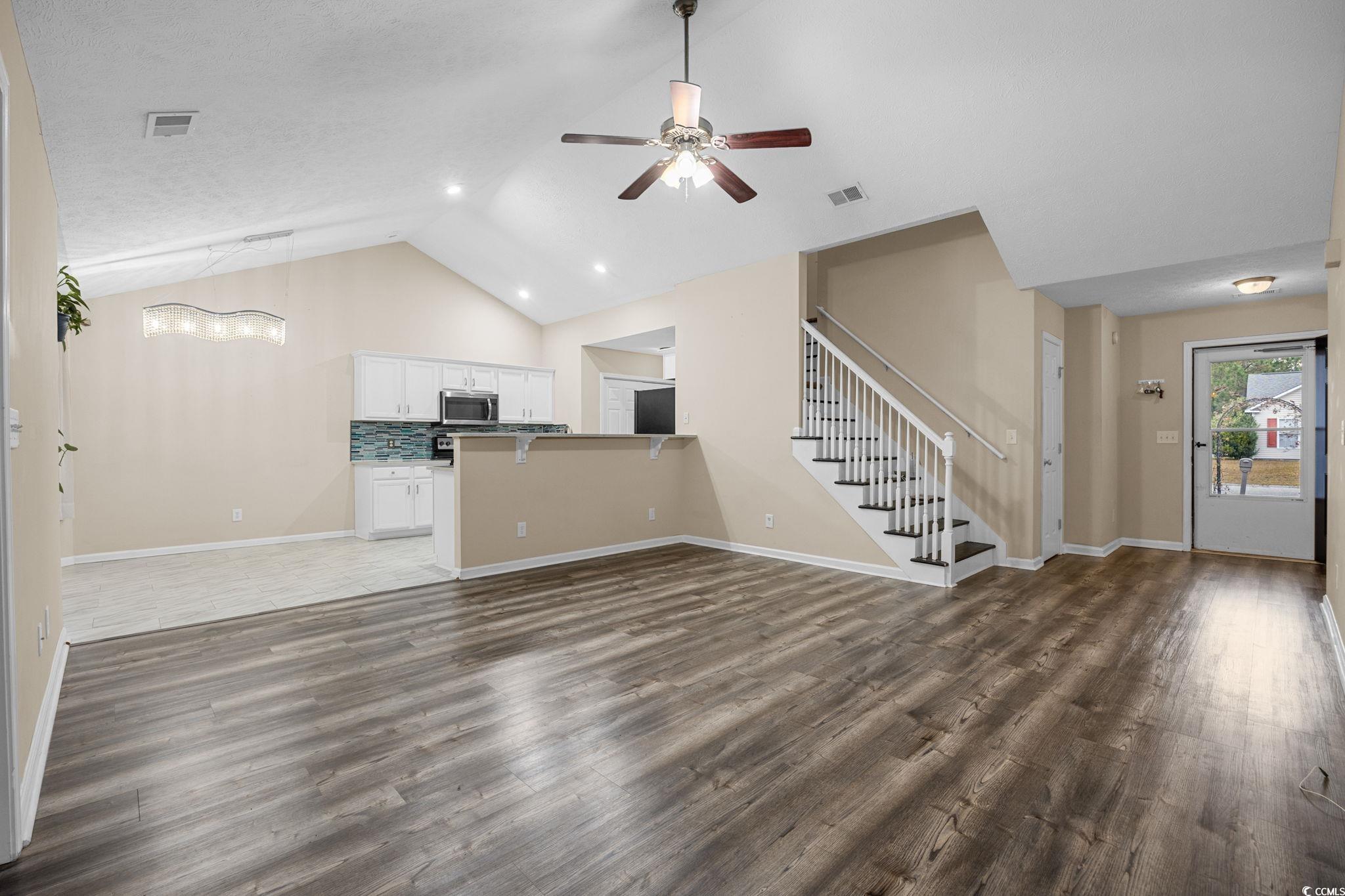 709 West Perry Rd.