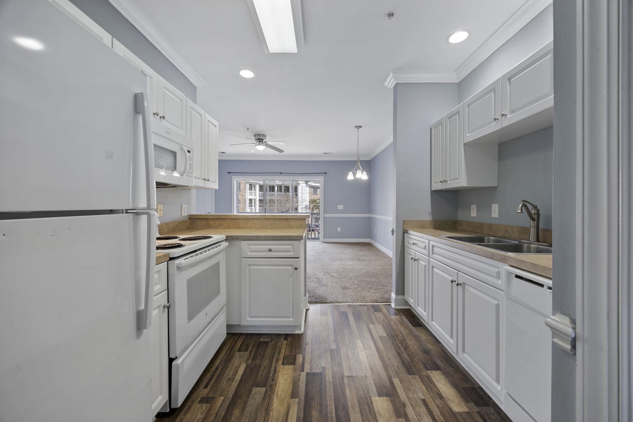 4878 Dahlia Ct. Unit: 203