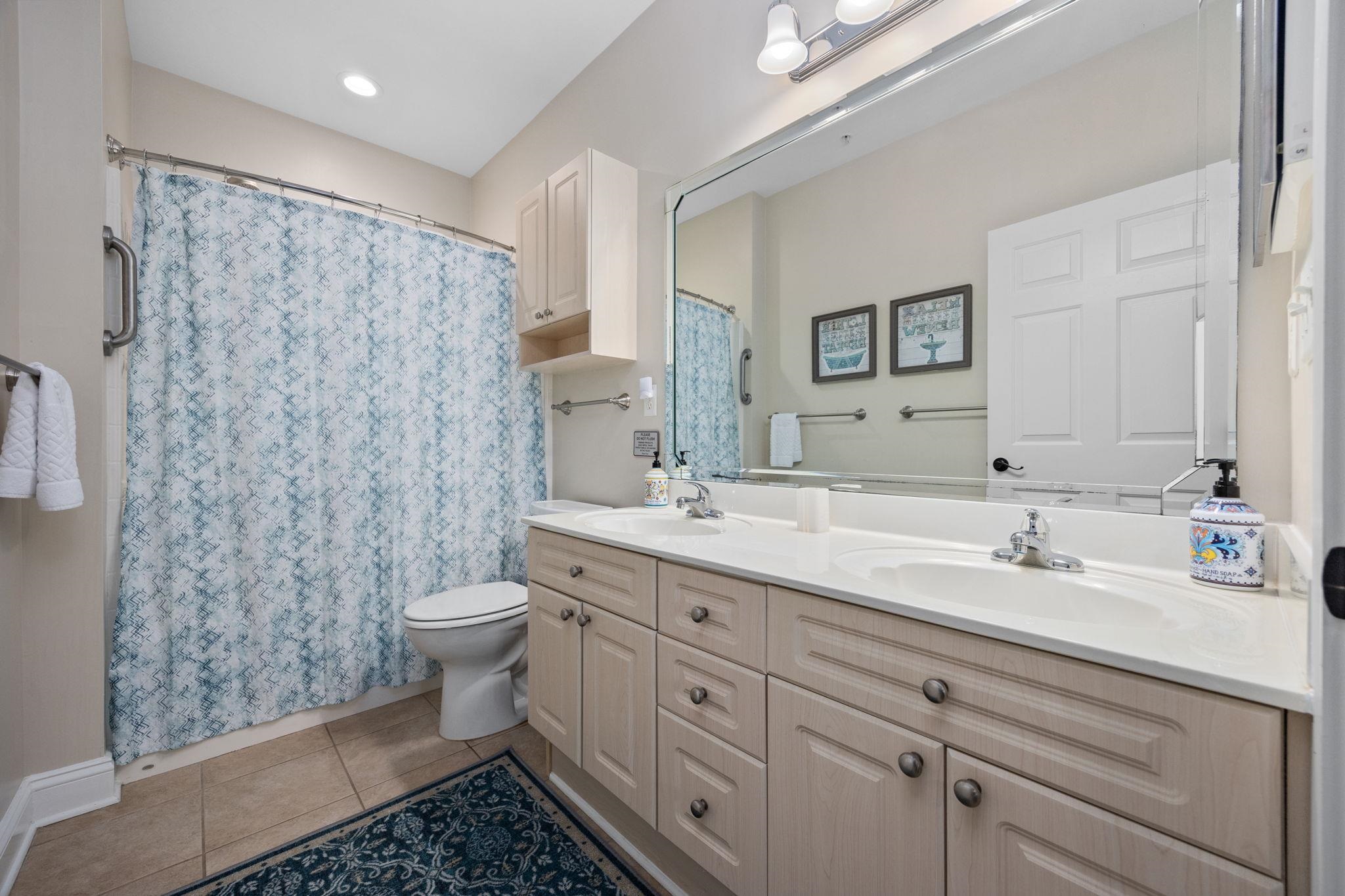 4869 Luster Leaf Circle Unit: 104