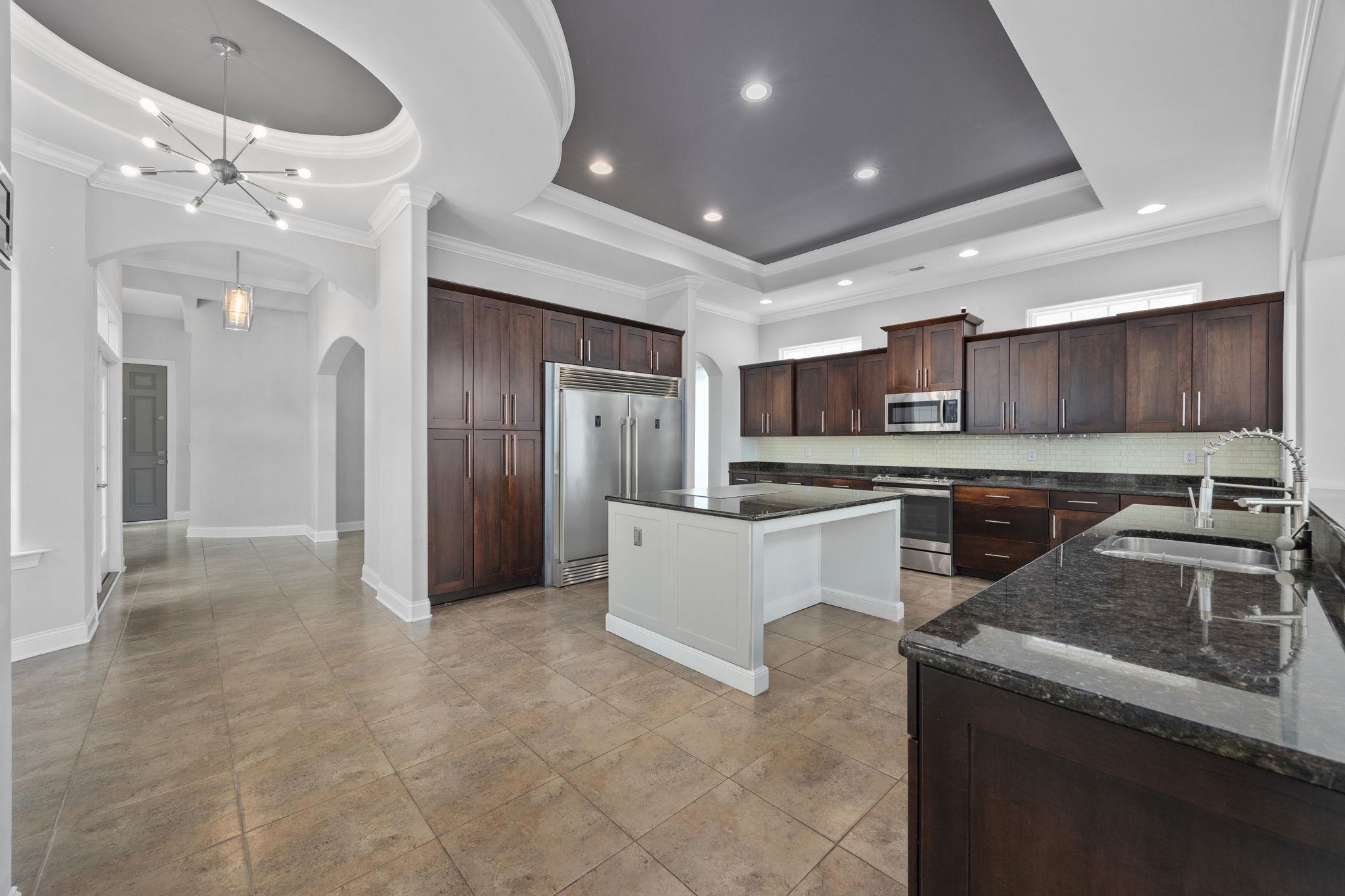 914 Bluffview Dr.