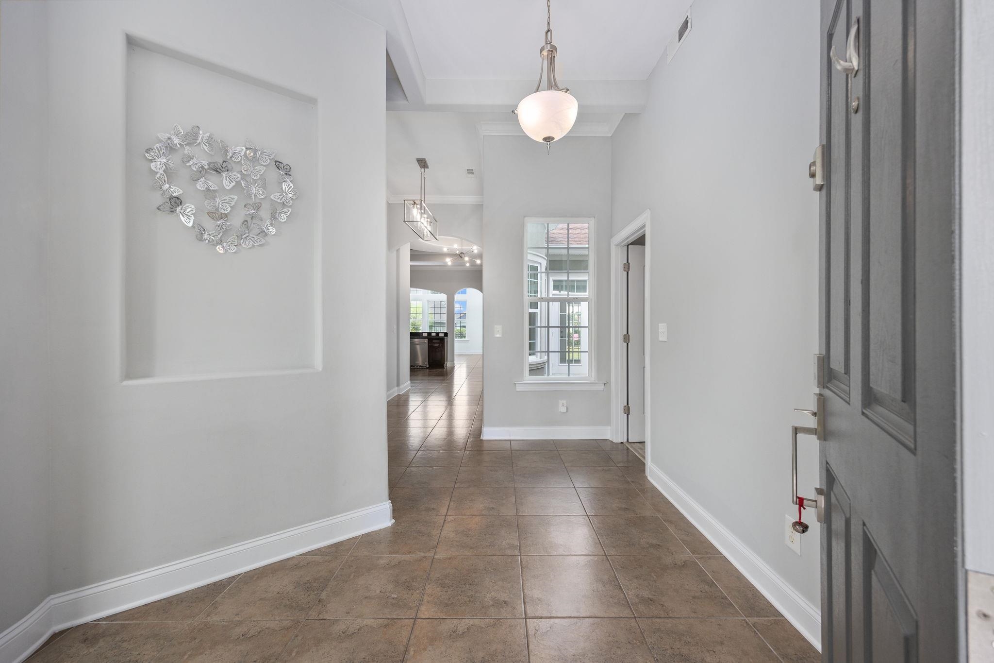 914 Bluffview Dr.