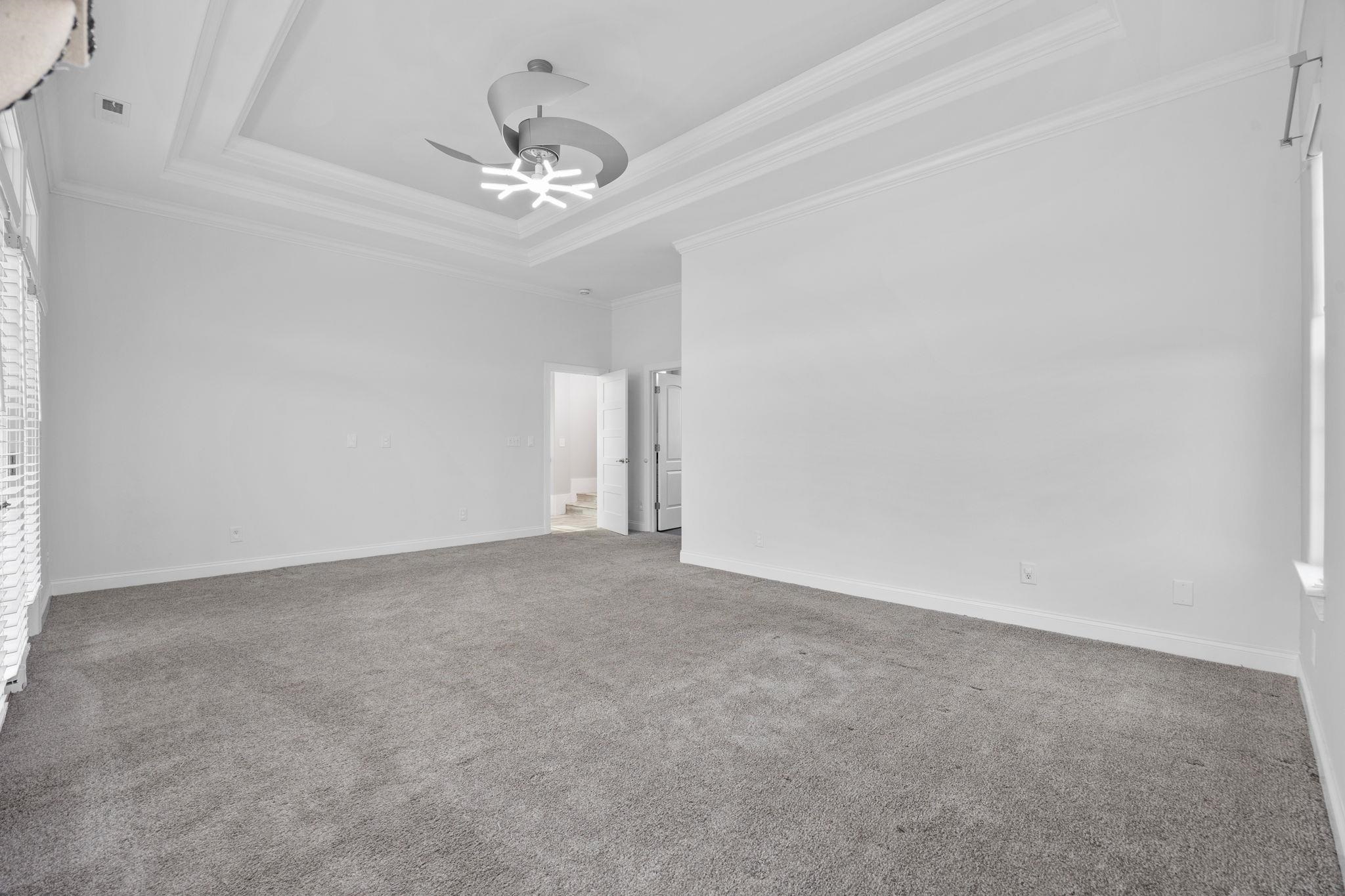 914 Bluffview Dr.