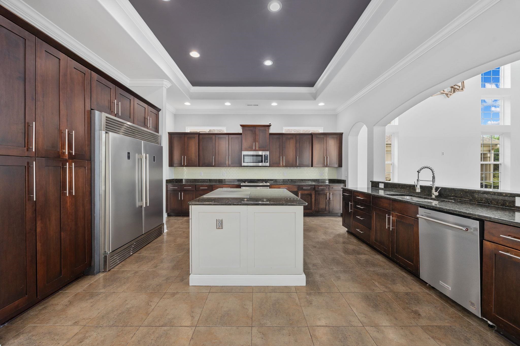 914 Bluffview Dr.