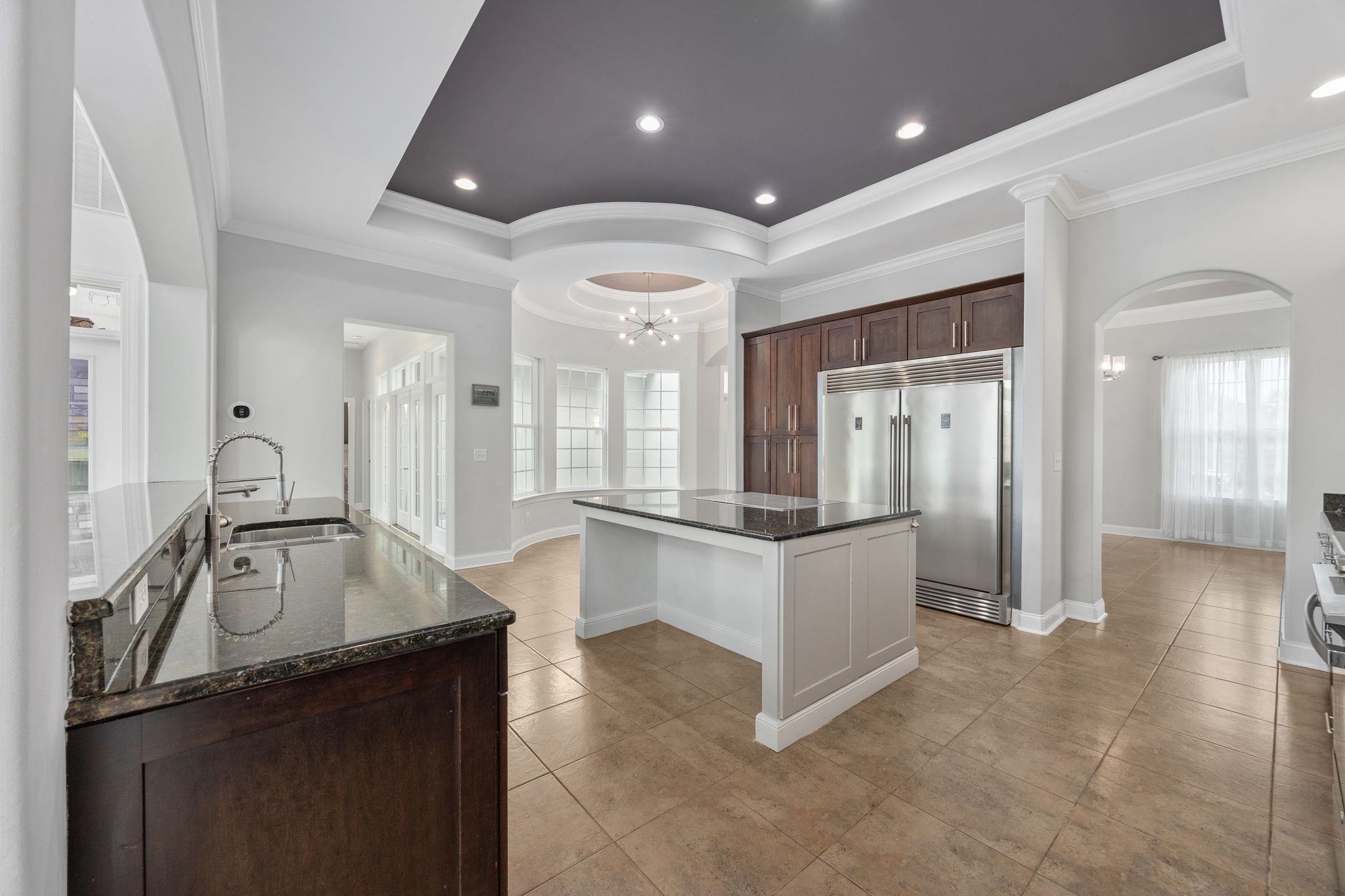 914 Bluffview Dr.