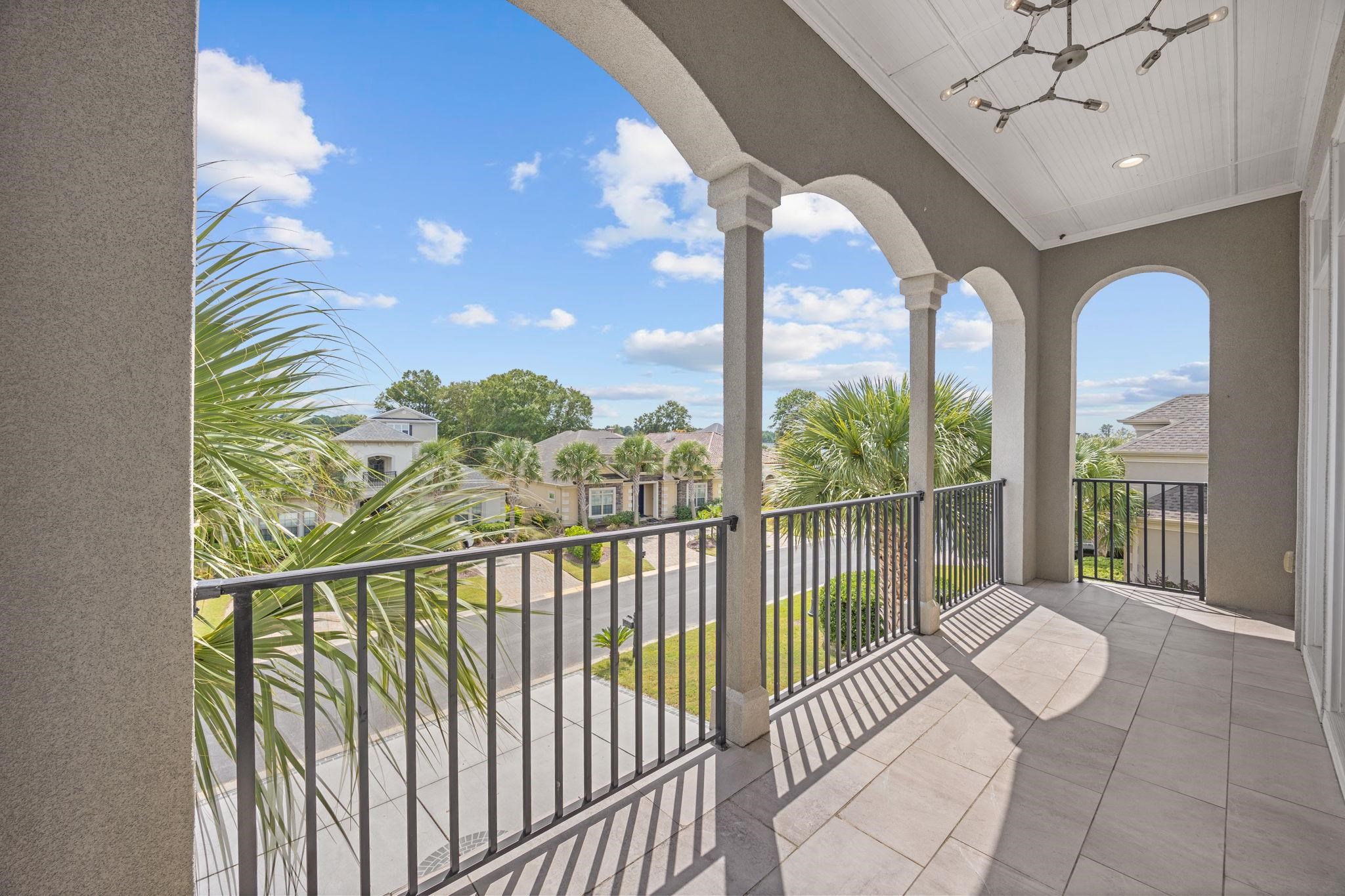 914 Bluffview Dr.