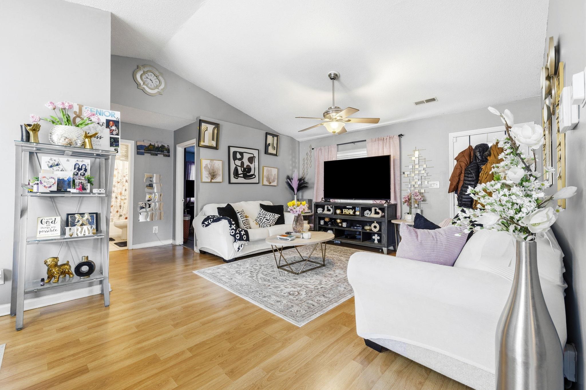 417 Chesterfield Ct.