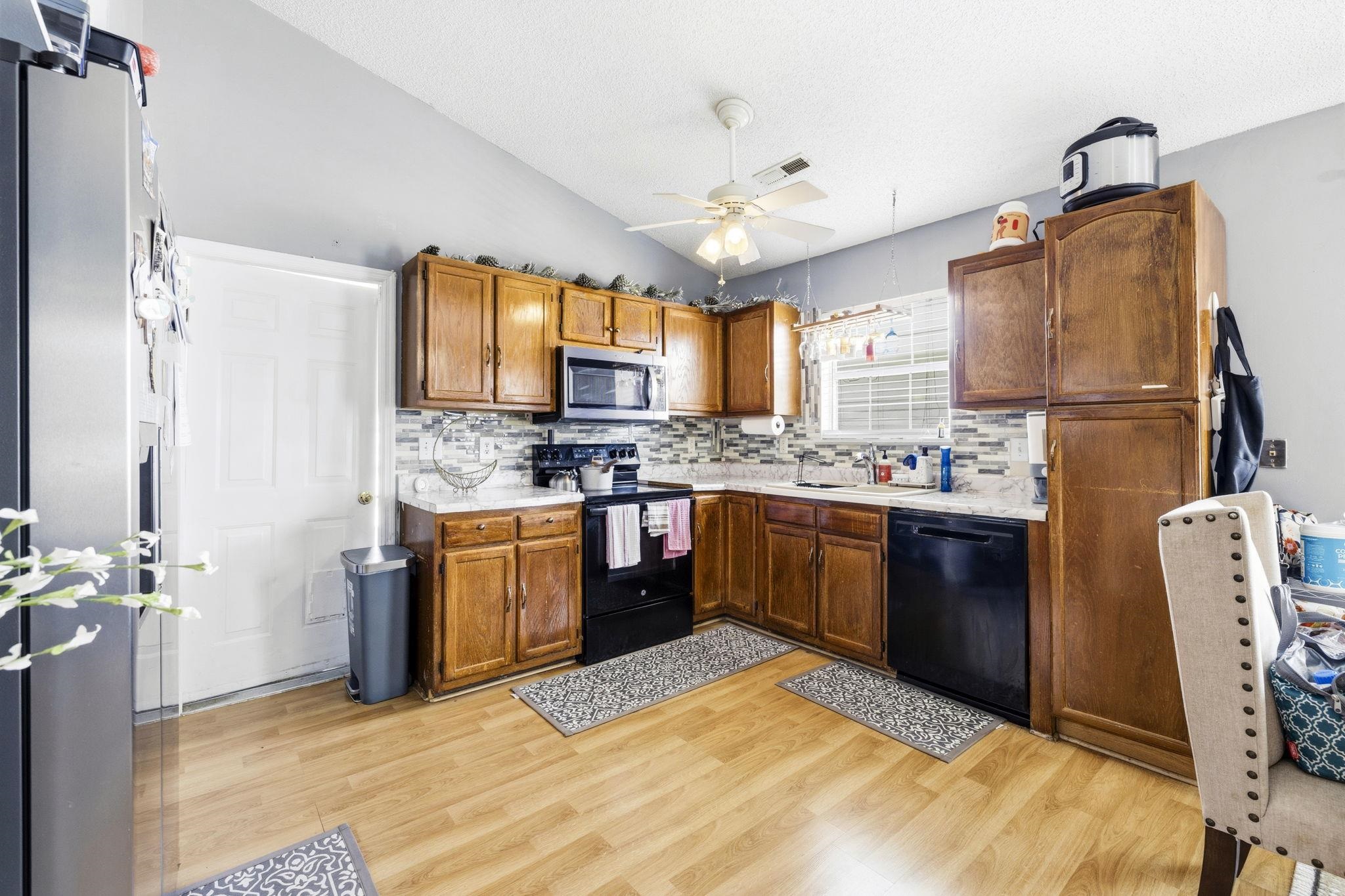 417 Chesterfield Ct.