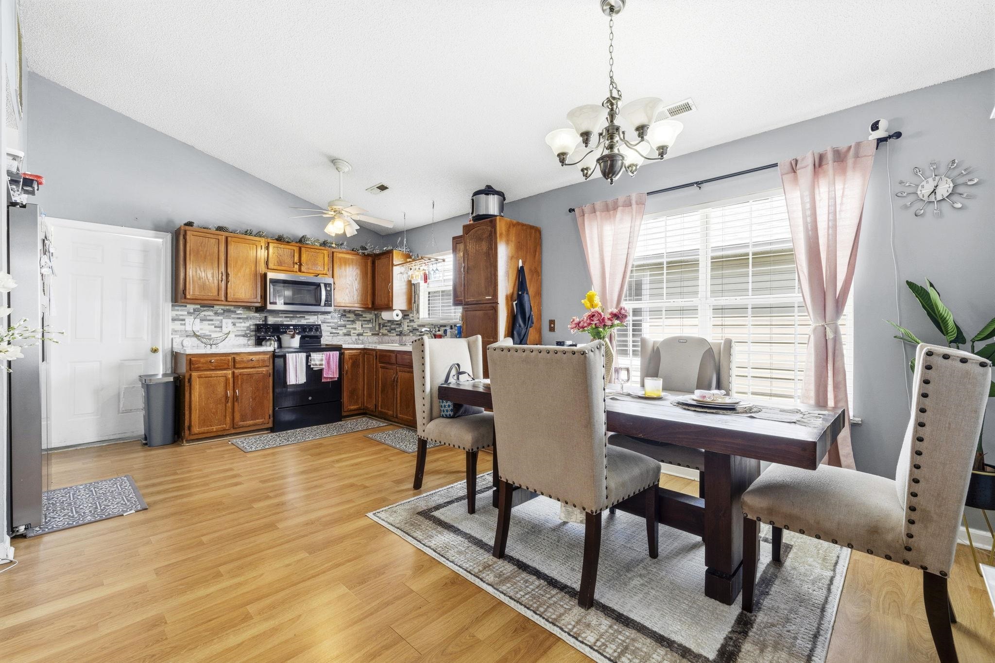 417 Chesterfield Ct.