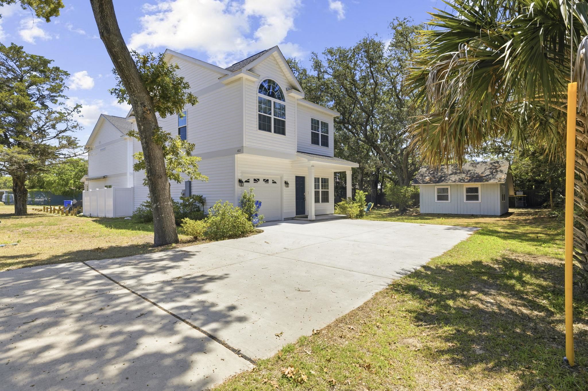 412 N Oak St.