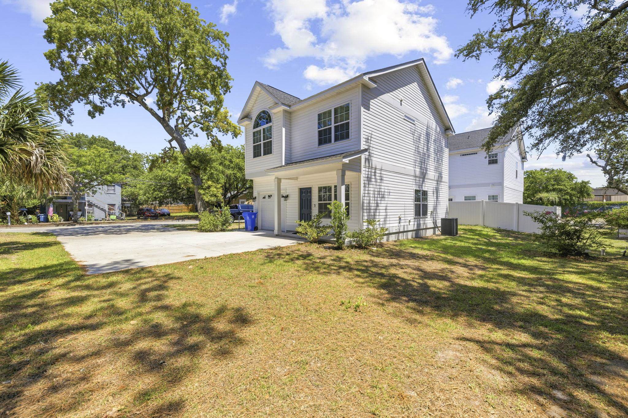 412 N Oak St.