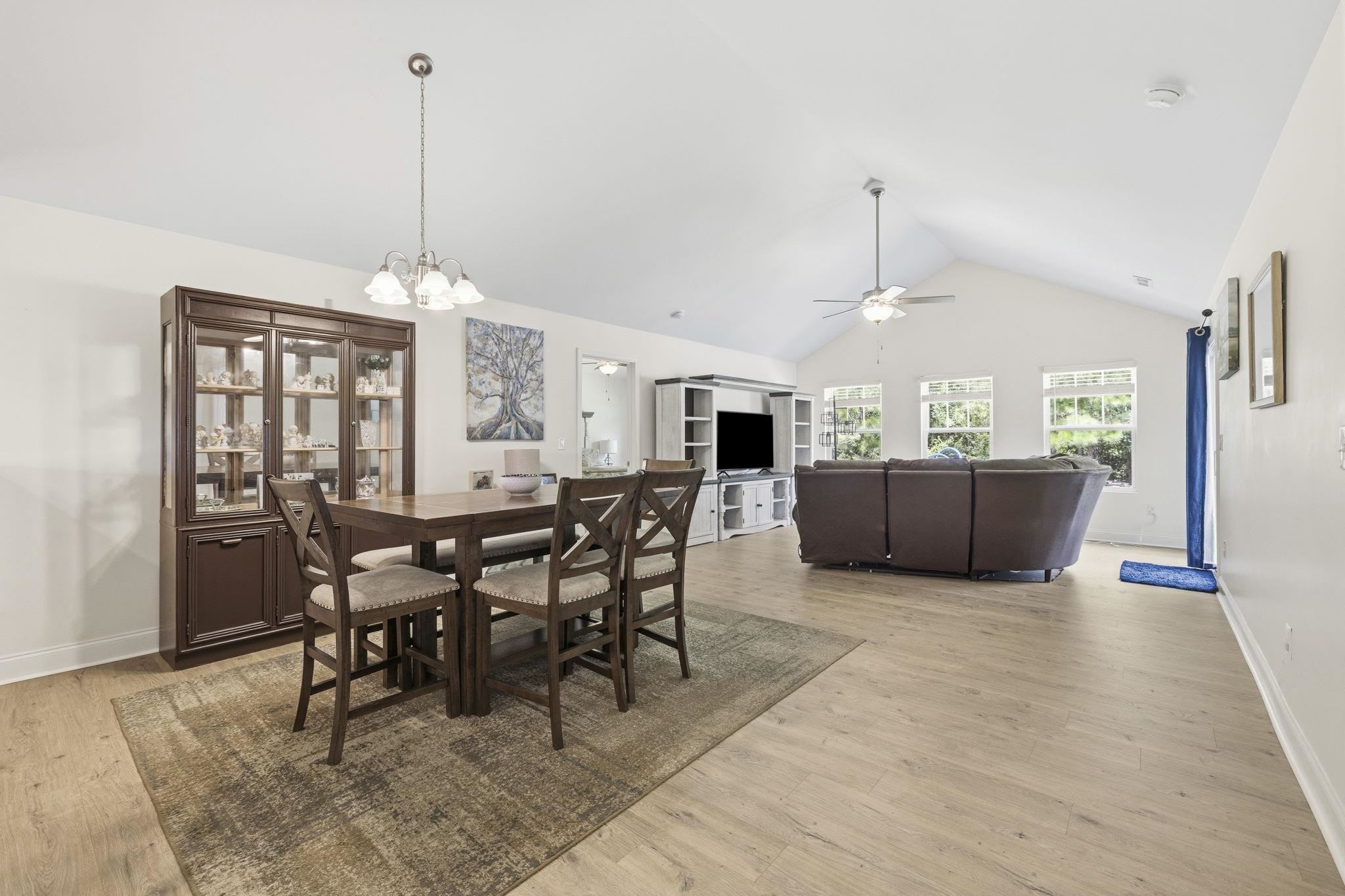 912 Cygnet Dr.