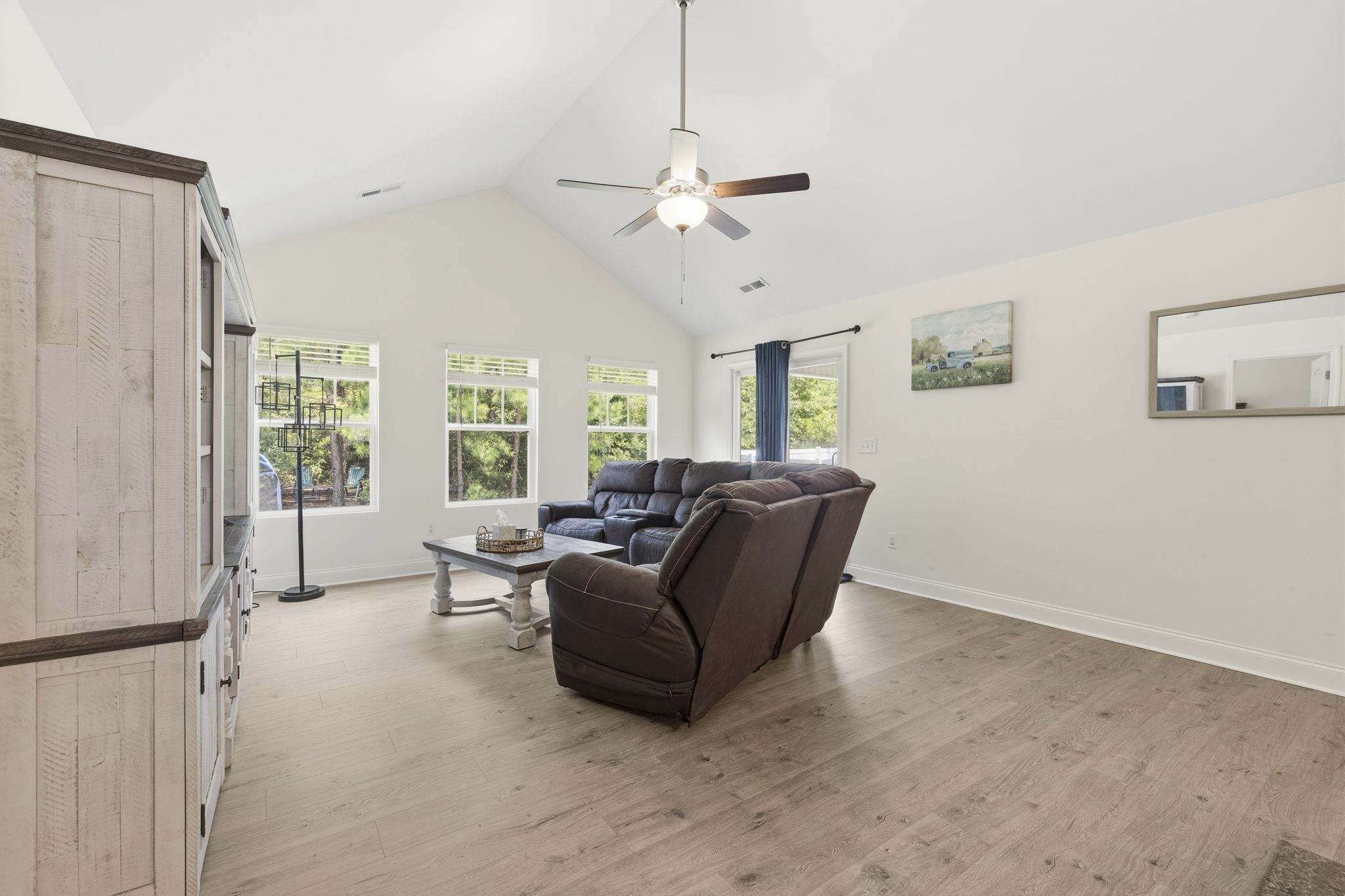 912 Cygnet Dr.