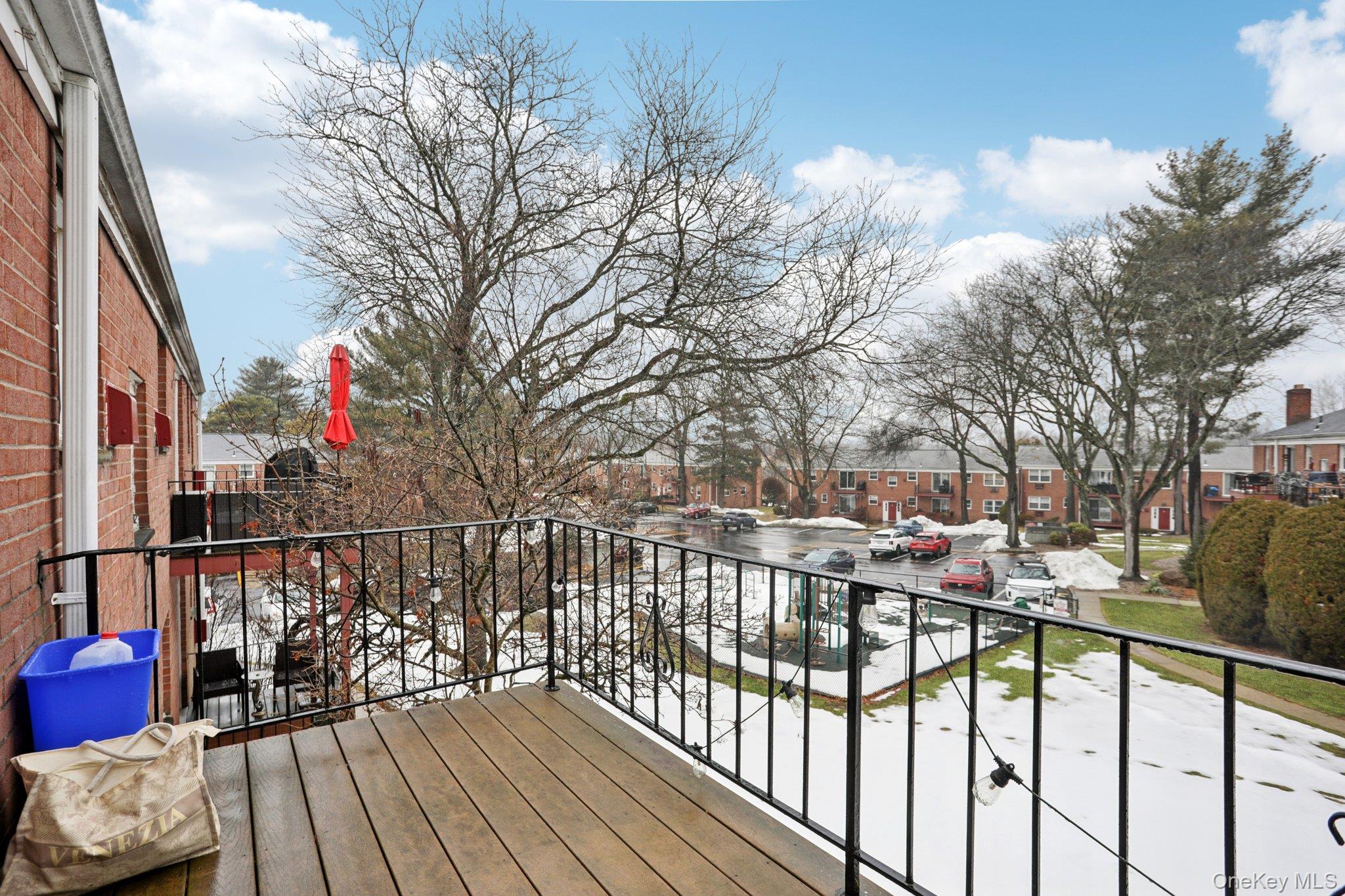 9 Oxford Court Unit: 7908