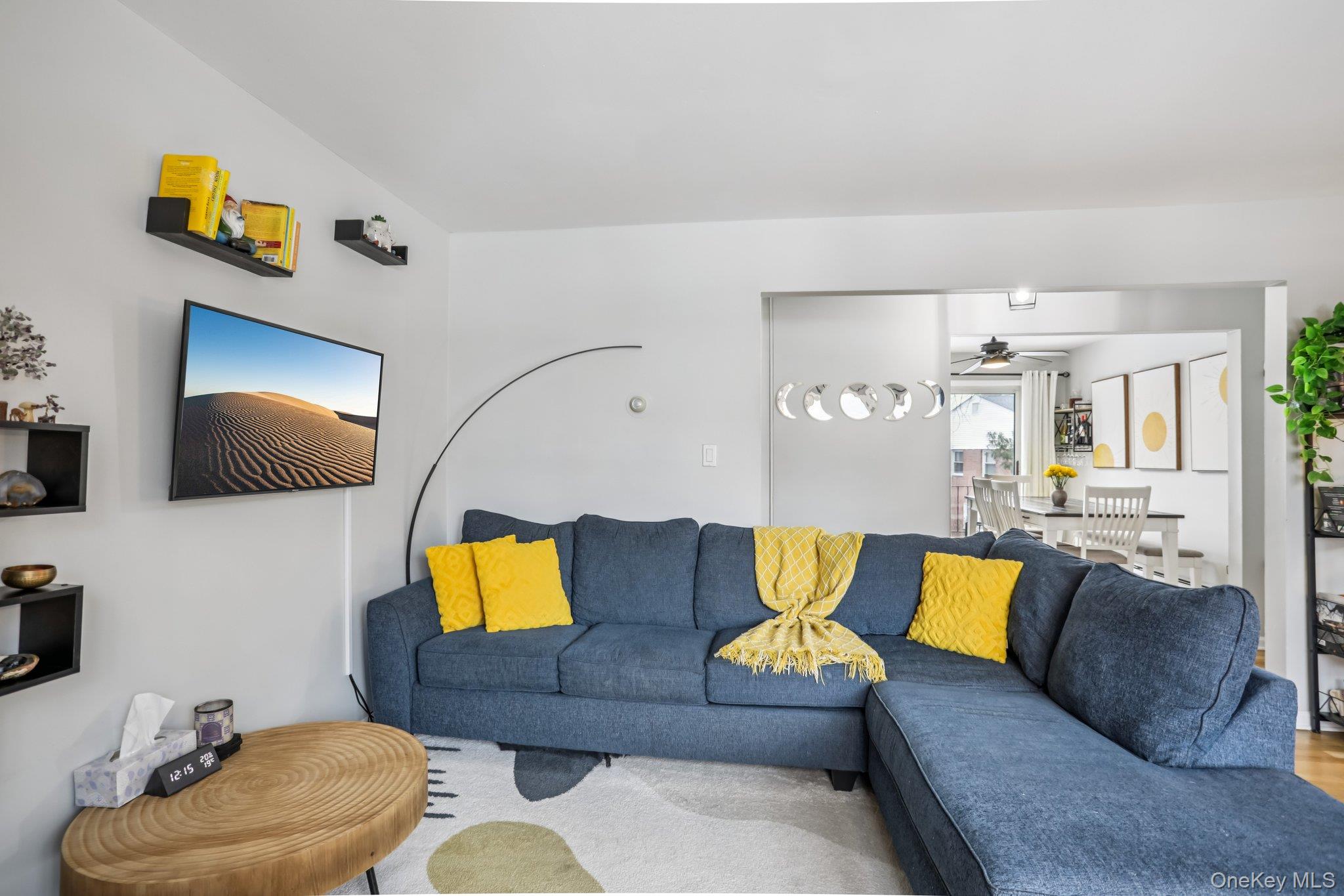 9 Oxford Court Unit: 7908