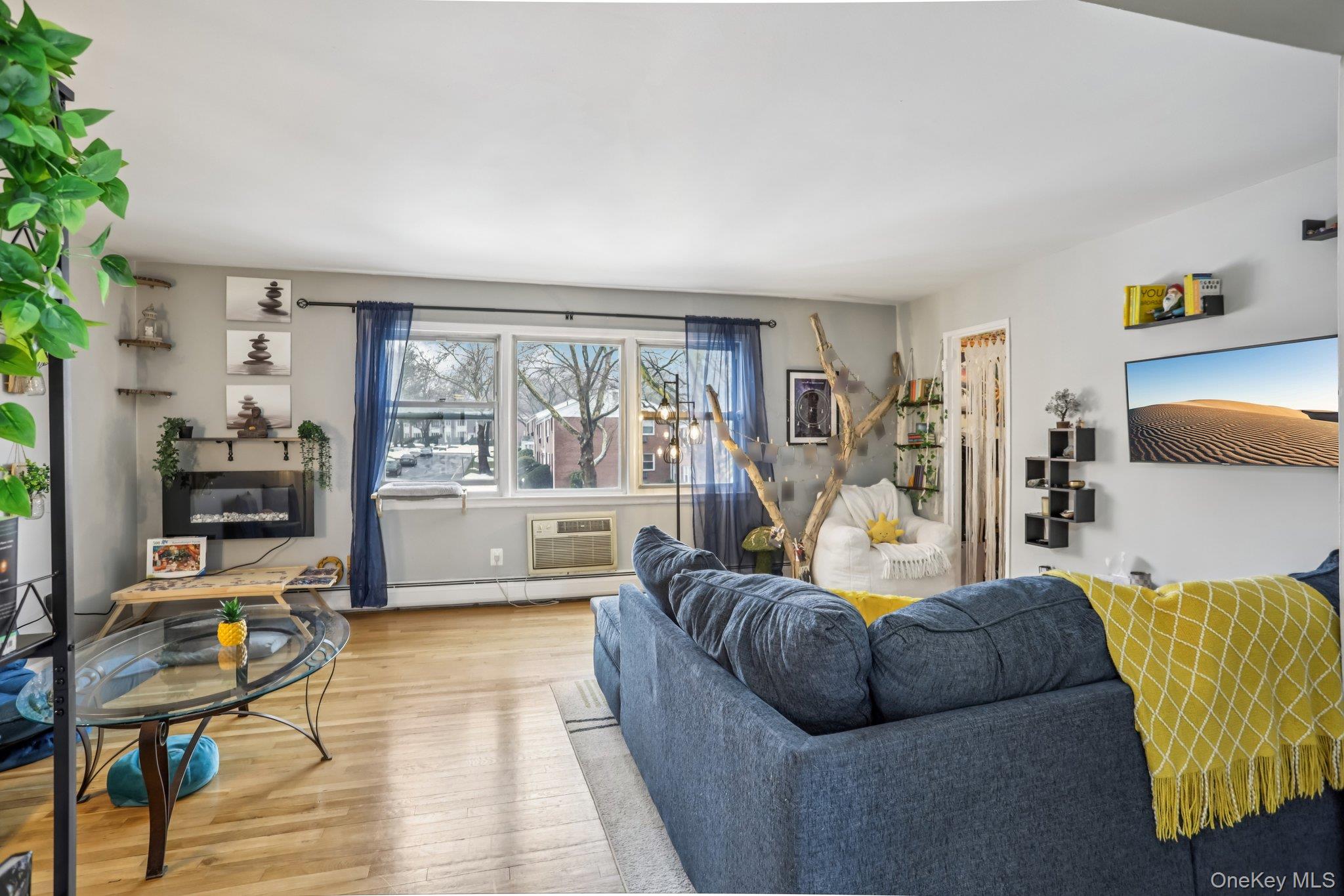 9 Oxford Court Unit: 7908