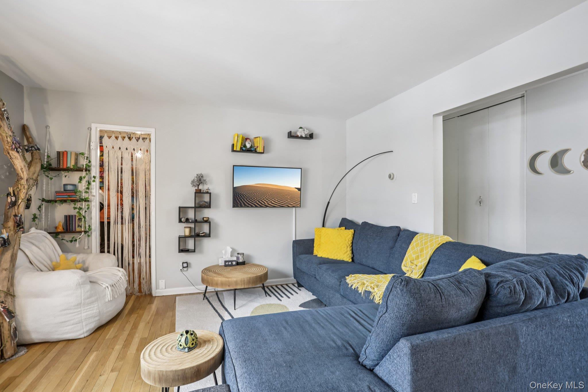 9 Oxford Court Unit: 7908