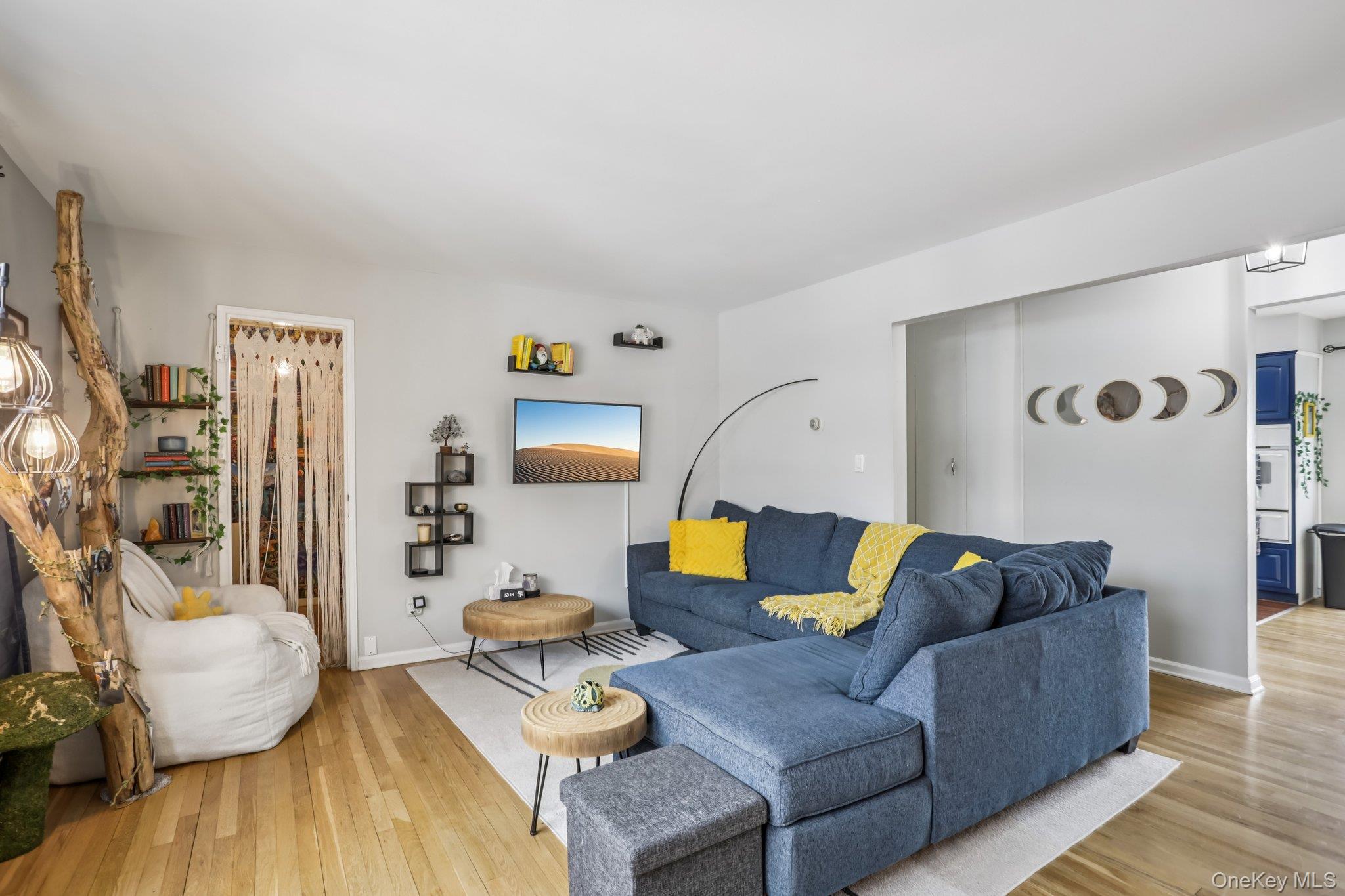 9 Oxford Court Unit: 7908