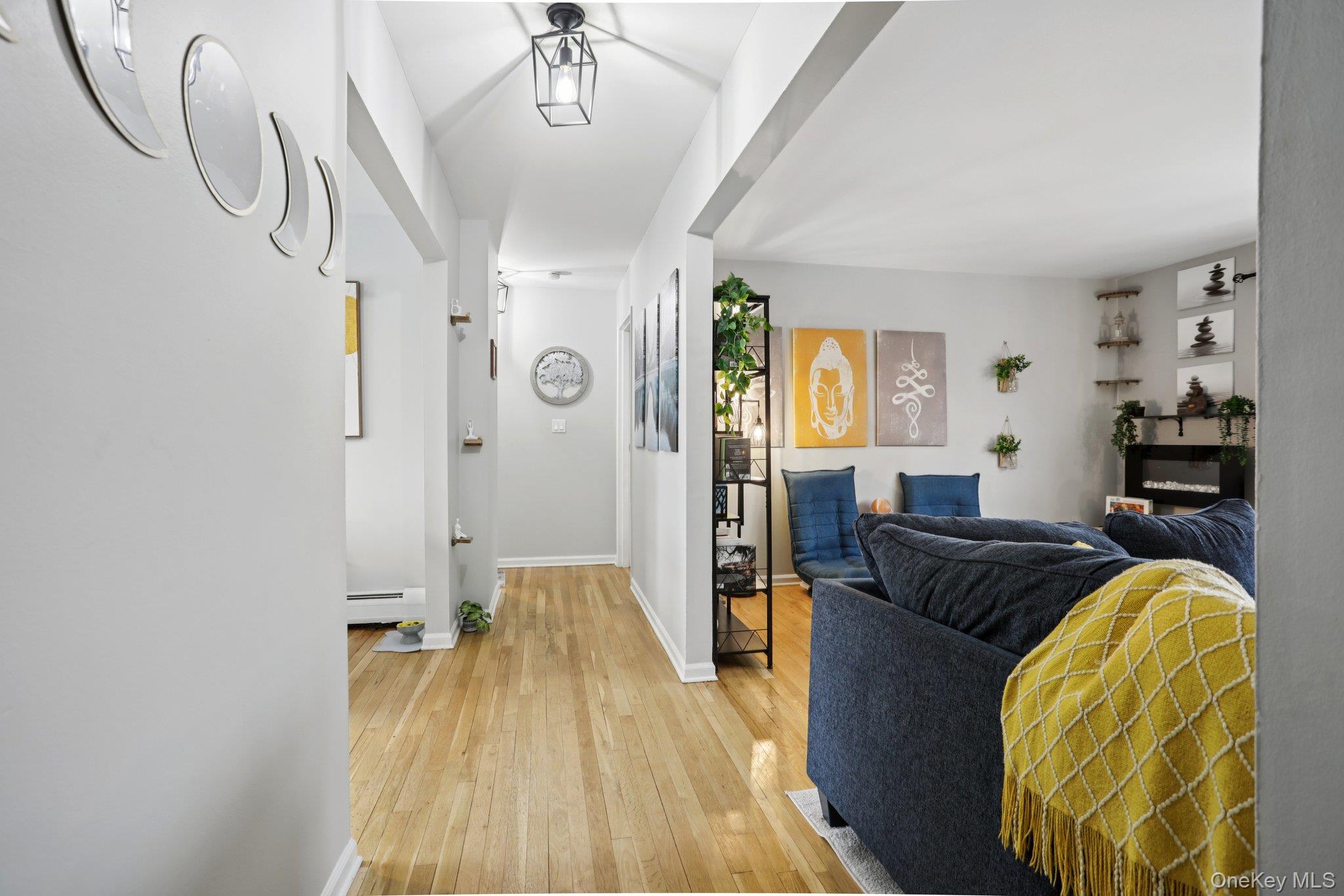 9 Oxford Court Unit: 7908