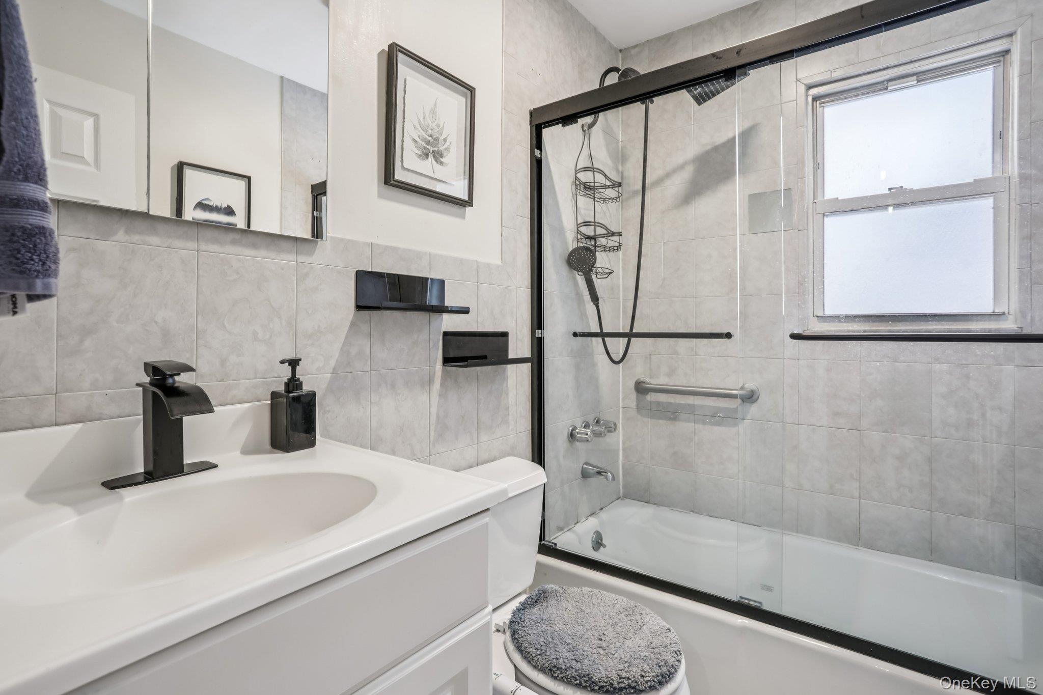 9 Oxford Court Unit: 7908