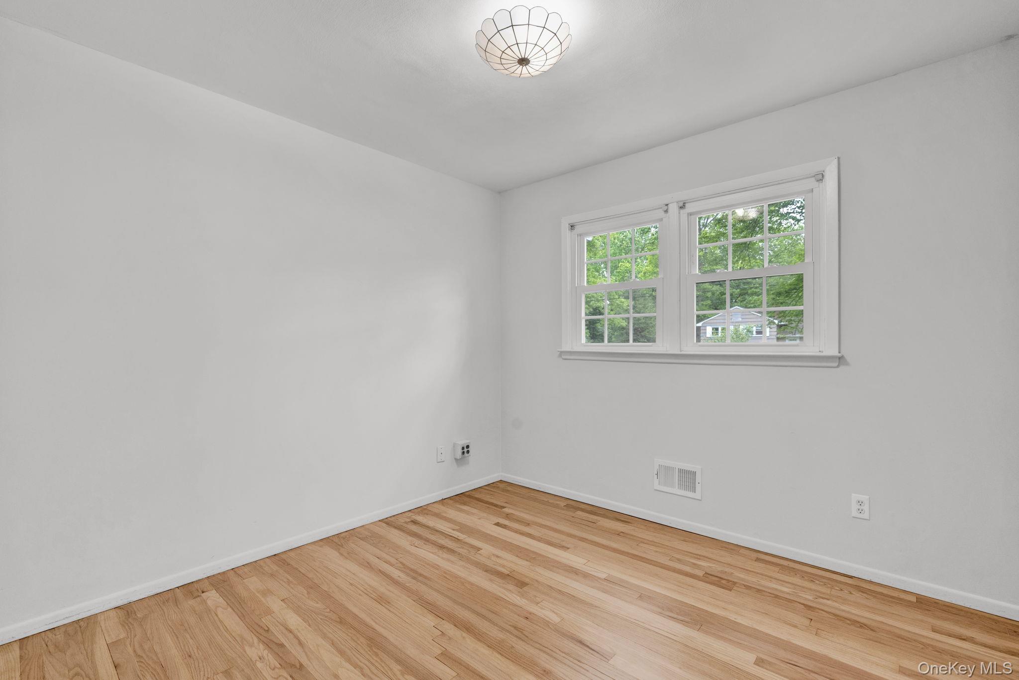 16 Oak Road