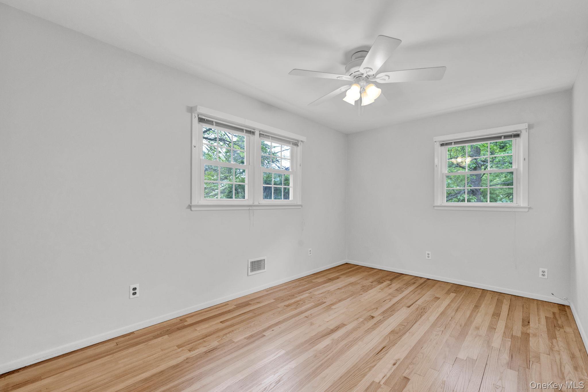 16 Oak Road