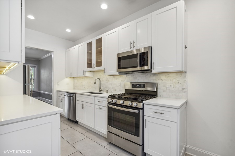 723 SIMPSON Street Unit: 2