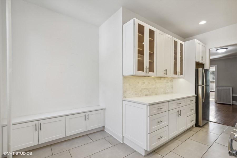 723 SIMPSON Street Unit: 2