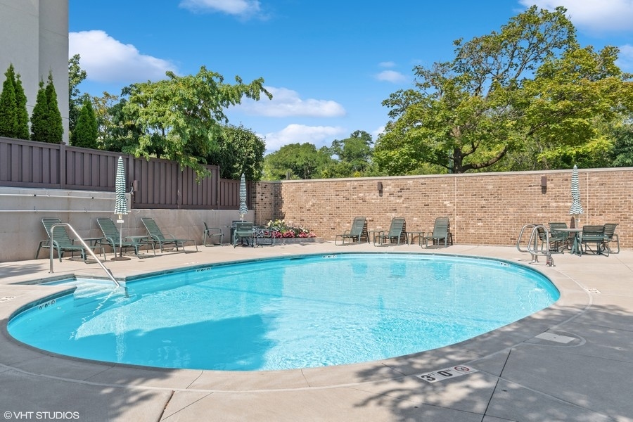 650 Winnetka Mews Unit: 411