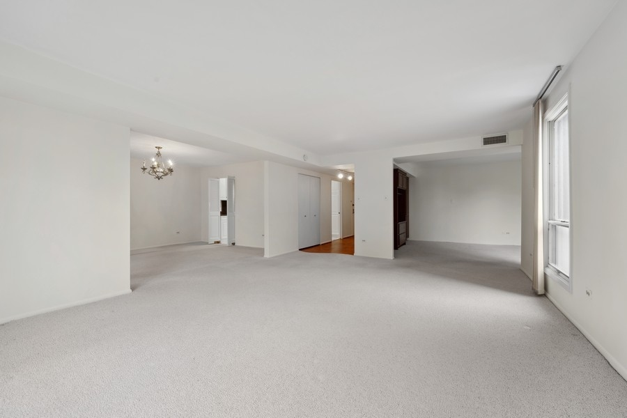 650 Winnetka Mews Unit: 411