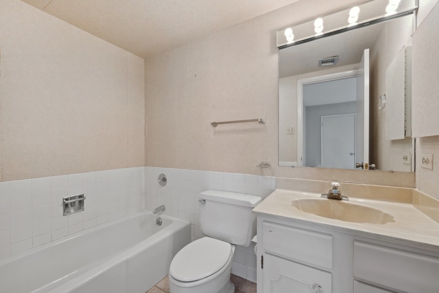 650 Winnetka Mews Unit: 411