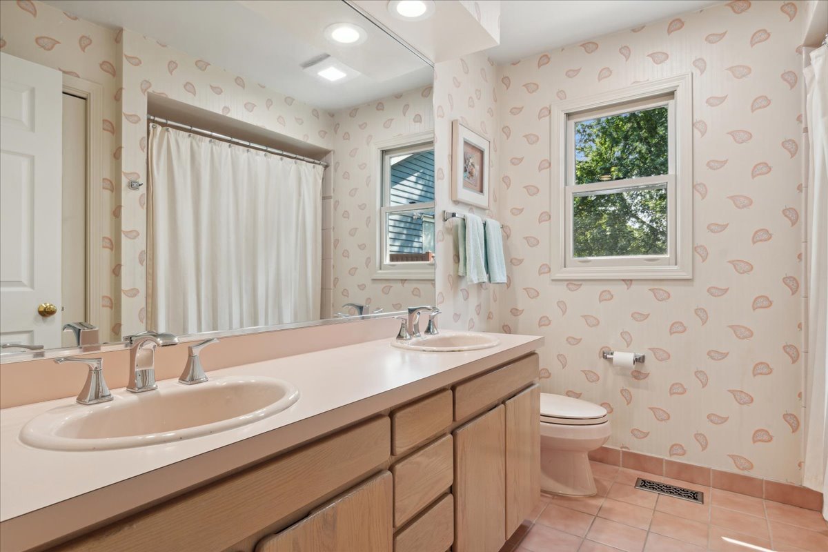 218 Central Park Avenue