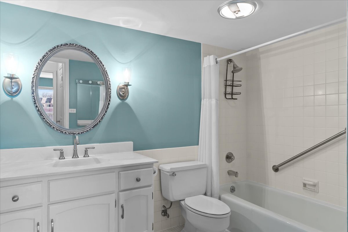 134 Green Bay Road Unit: 309