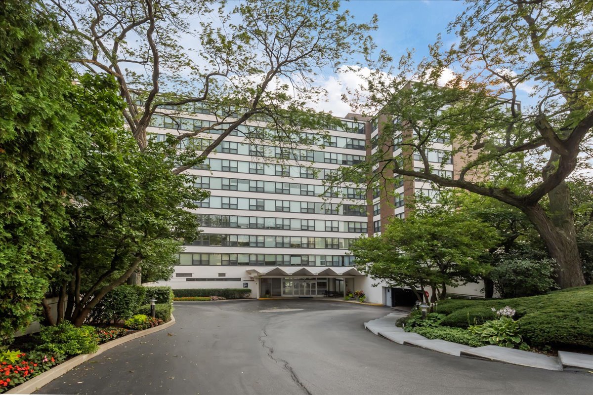 1616 Sheridan Road Unit: 8C