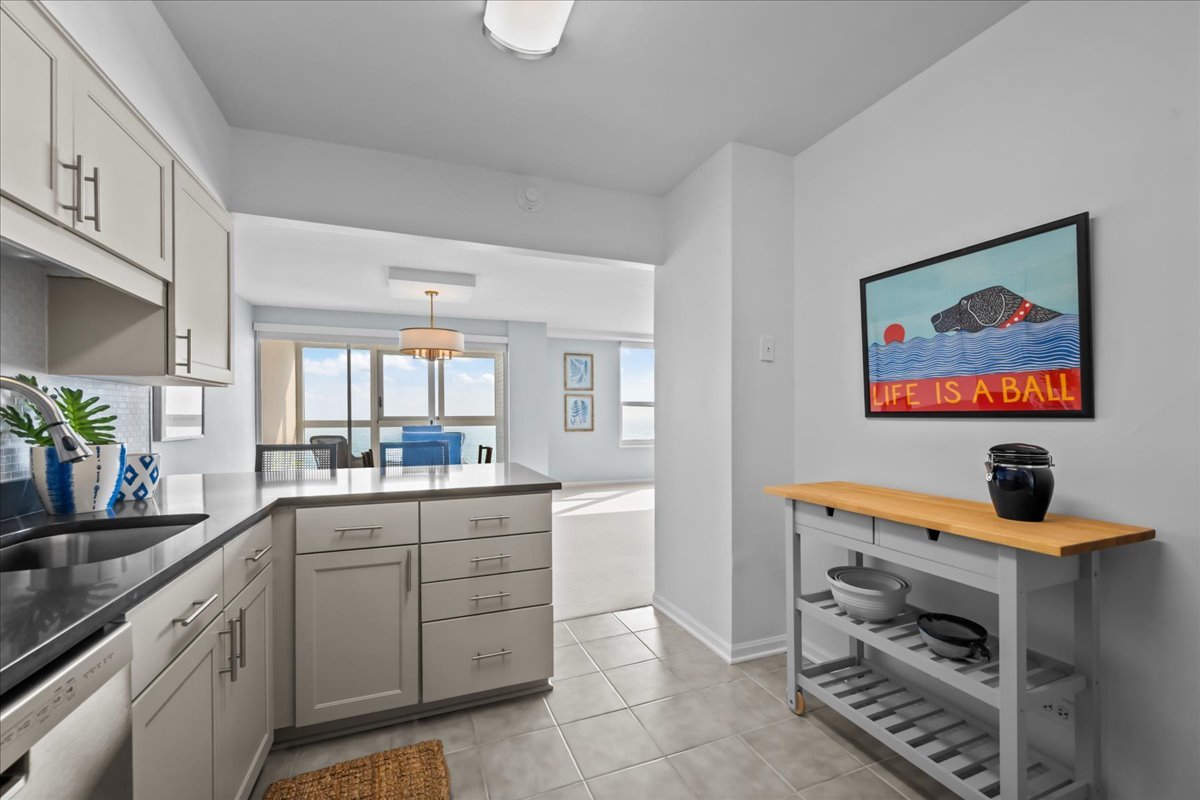 1616 Sheridan Road Unit: 8C