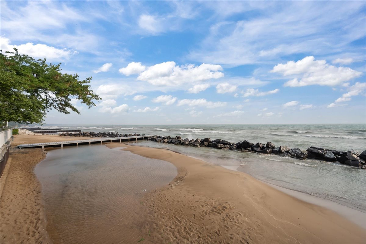 1616 Sheridan Road Unit: 8C