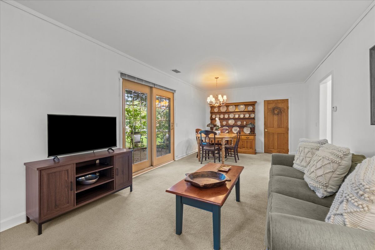 222 Lockerbie Lane