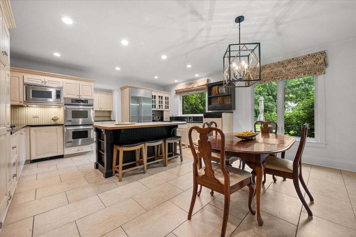 1347 Sunview Lane