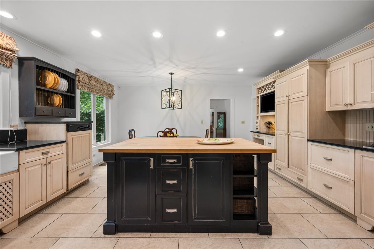 1347 Sunview Lane
