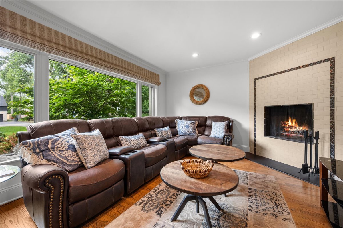 1347 Sunview Lane