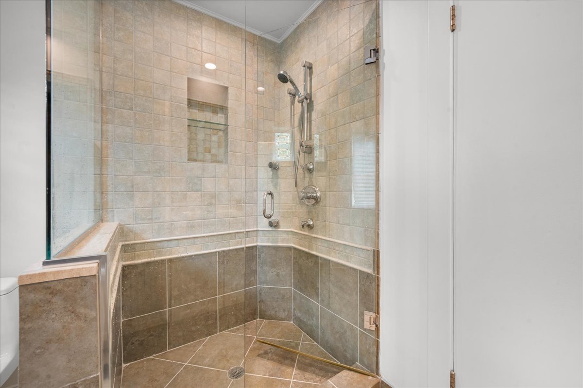 1347 Sunview Lane