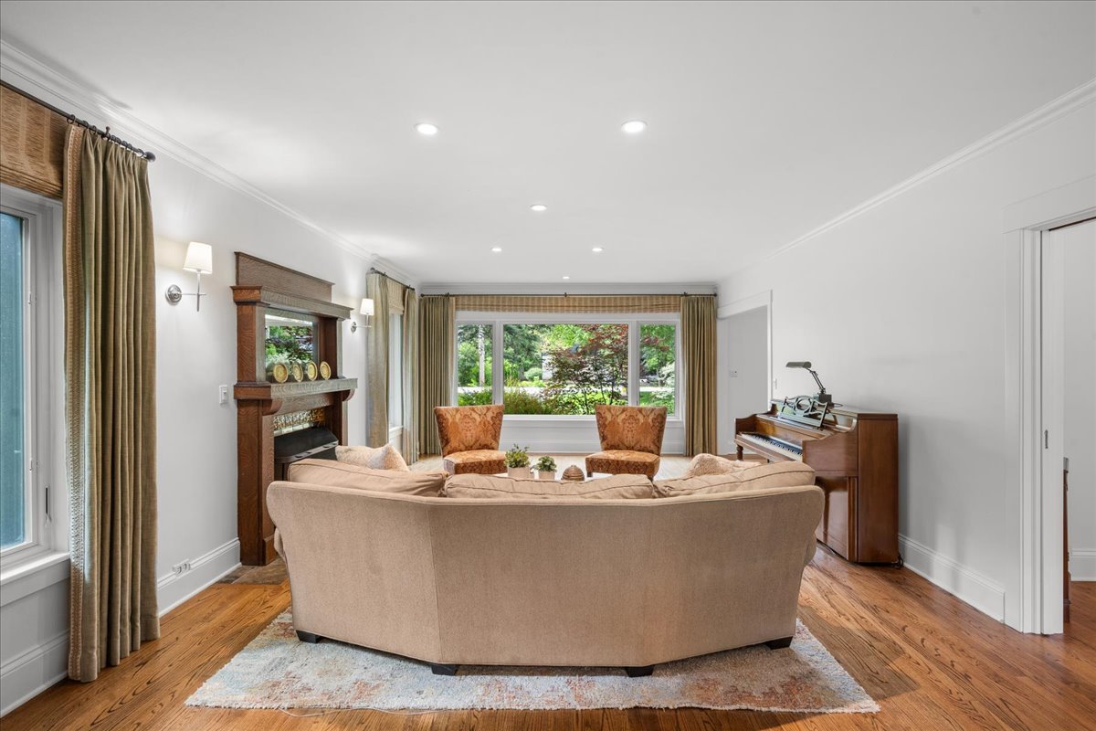 1347 Sunview Lane