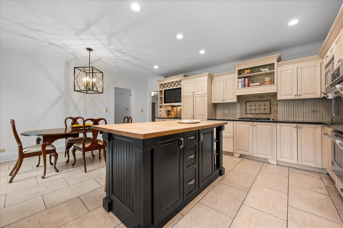 1347 Sunview Lane
