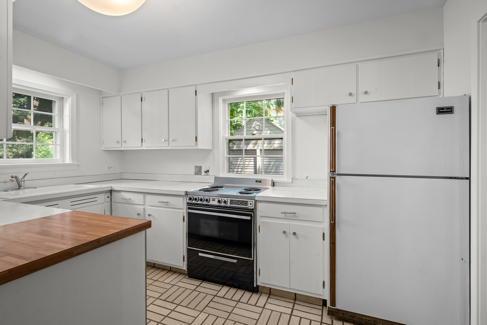 633 Forest Road