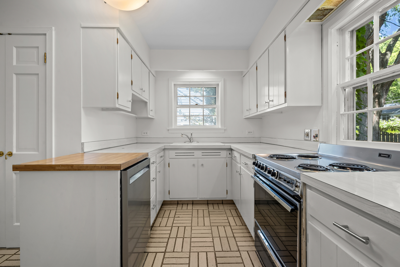 633 Forest Road