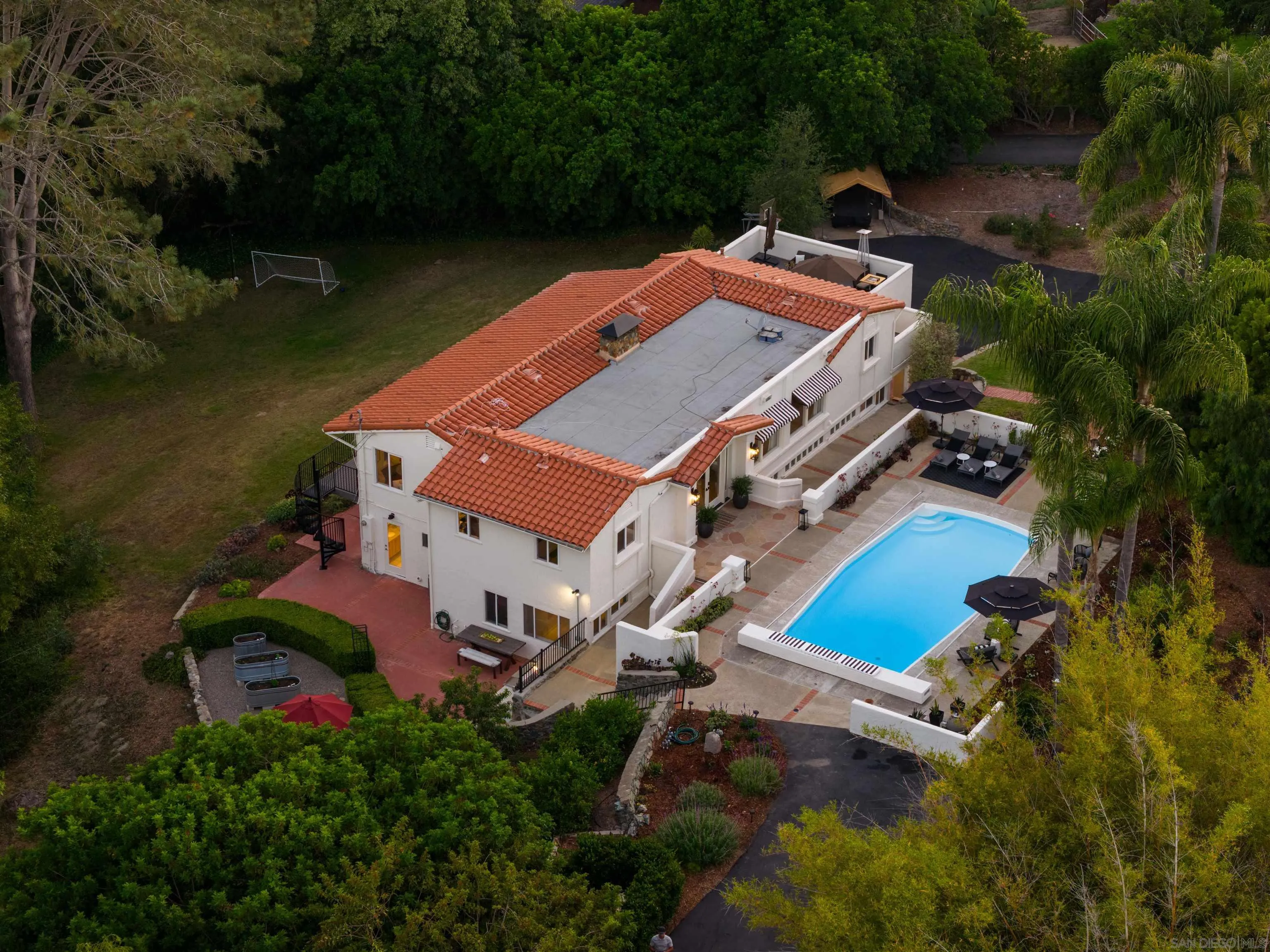 6347 Las Colinas