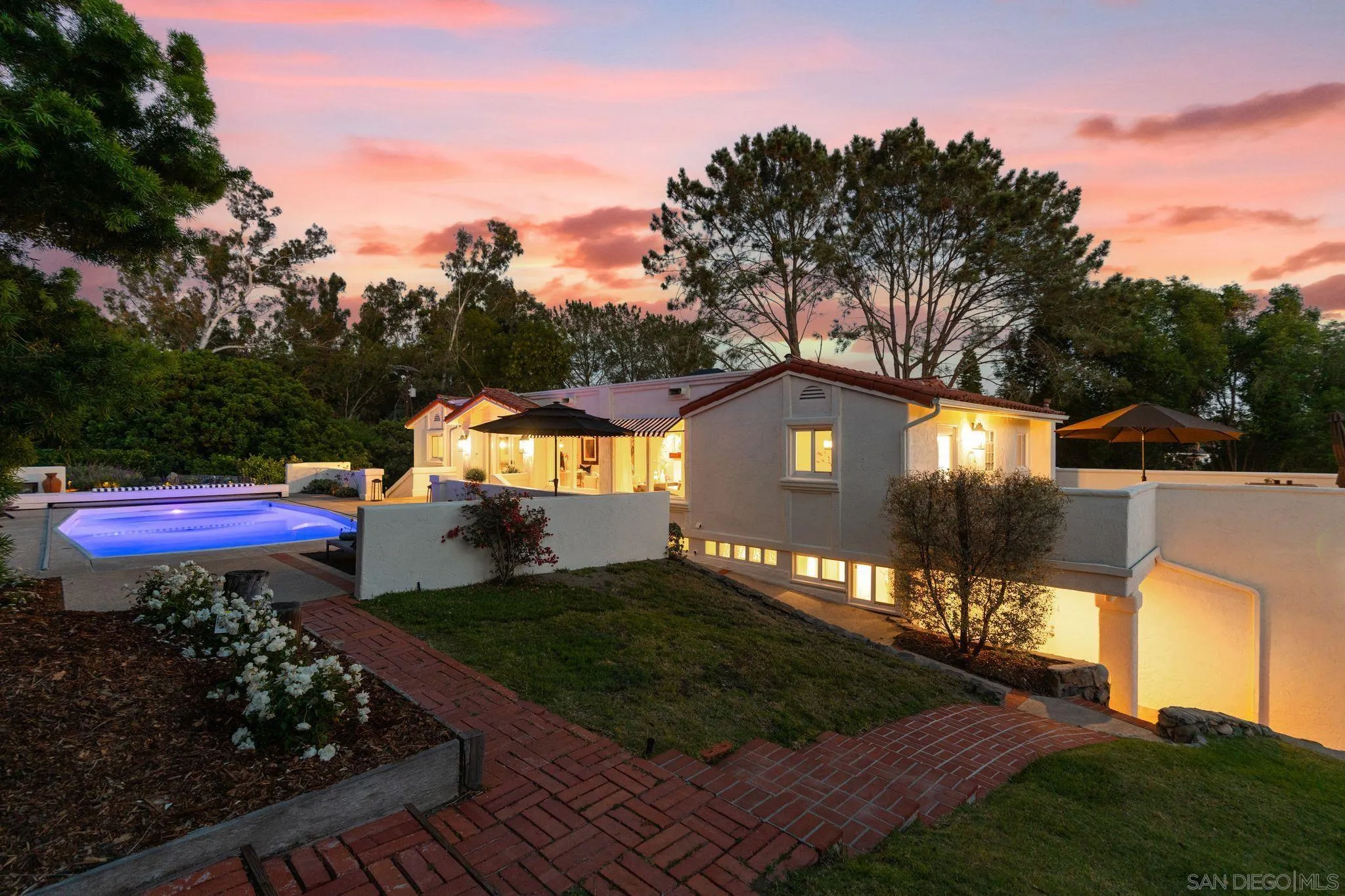 6347 Las Colinas