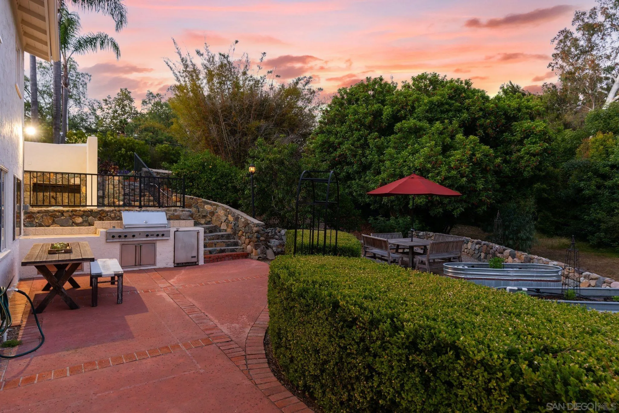 6347 Las Colinas